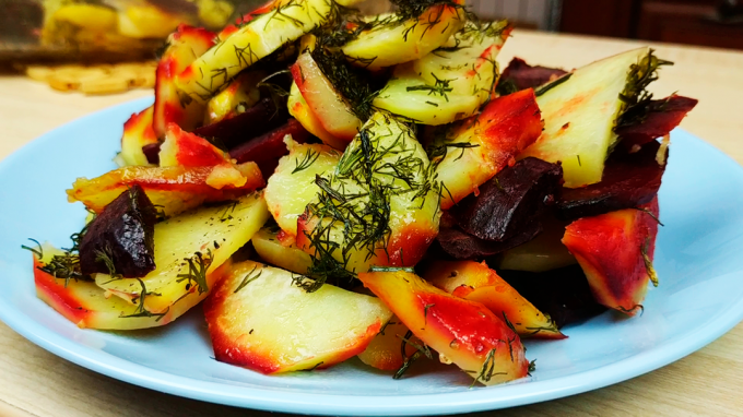 delizioso contorno di patate con barbabietole