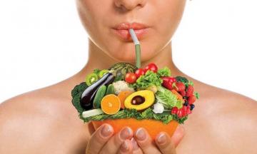 Fare una deliziosa miscela di vitamine per la salute e la manutenzione di immunità