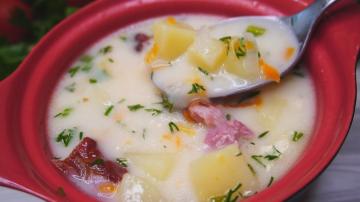 Zuppa semplice con prodotti scamorza, come la sua rapidità in cucina e il gusto