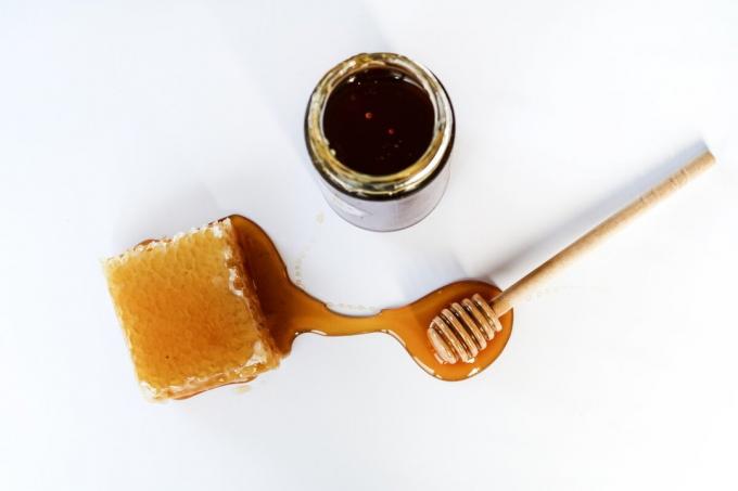 Miele fresco contiene più del 20% del liquido