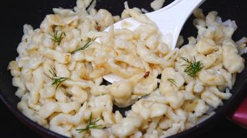 Pasta fatta in casa, che sono preparati in soli 5 minuti e non hanno bisogno di tirare fuori qualche cosa.