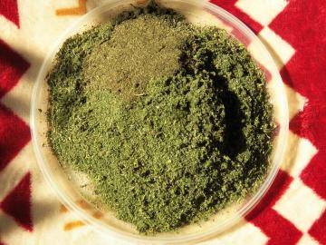 Come rendere in polvere di ortica al gusto come alghe Nori