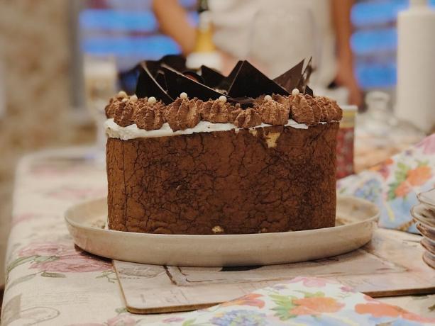La mia torta decorata con ganache al cioccolato, che ho ancora un altro dolce, se siete interessati nella ricetta Ganache - scrivere nei commenti, vi posterò.