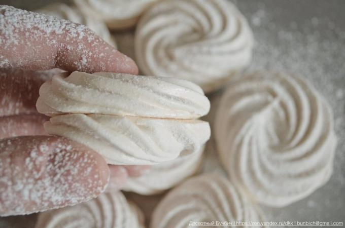 marshmallows fatti in casa. Scorrere lateralmente per altre foto