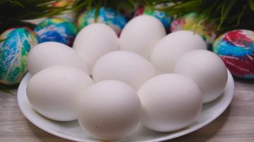 Come faccio a cucinare le uova in modo che siano ben puliti