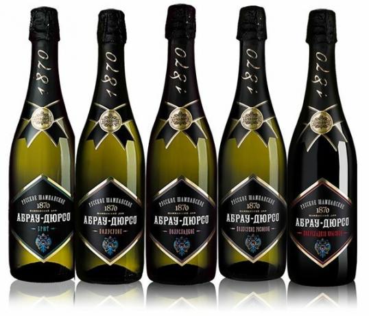 Champagne "Abrau-Durso" - il terzo posto nella top tre a parere di esperti Roskontrolya.