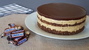 Snickers torta senza forno. I bambini saranno deliziati