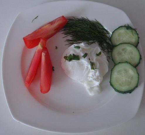 Foto scattata dall'autore (uova con verdure sul piatto)