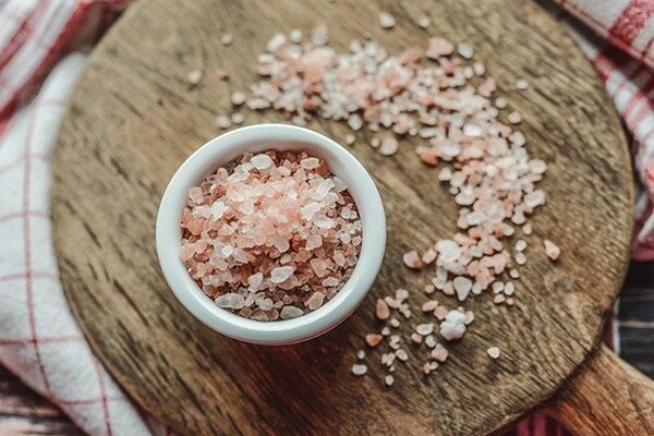 L'importante è non consumare più sale di quanto consentito (Foto: Pixabay.com)