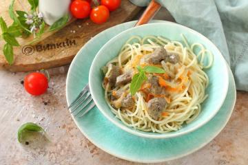 Gulasch di fegato di manzo con salsa