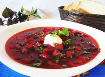 Ricetta del borsch rosso ucraino