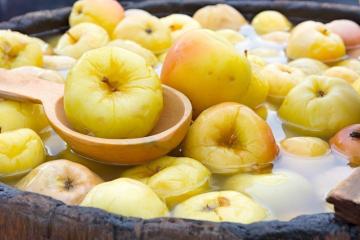 Come preparare le mele in salamoia - 3 retsepta