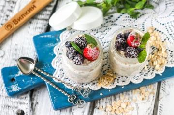 Farina d'avena pigra in un barattolo