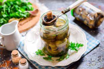 Champignon sottaceto per l'inverno