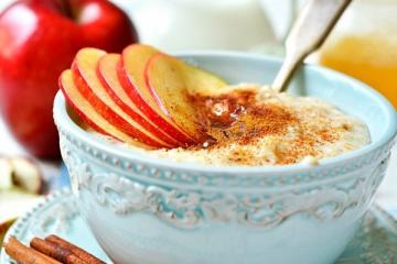 Air New porridge di riso ricetta con vaniglia e mela. Provatelo!