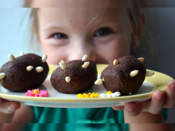 torta di patate messo insieme un bambino. Foto - Yandex. immagini