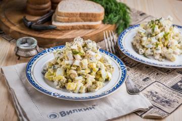 Insalata di Stolichny con pollo