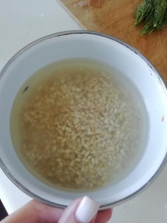 Orzo, inzuppato con acqua bollente