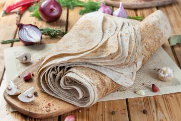 Ripieno insolito per rotolo di pane pita