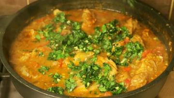 Chakhokhbili pollo 🐔 semplice ricetta di cucina georgiana