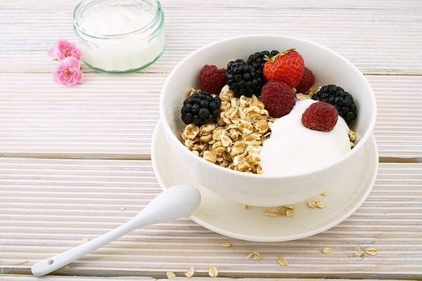 Una delle opzioni di cottura è cuocere a vapore il porridge con acqua e lasciarlo per una notte (Foto: Pixabay.com)